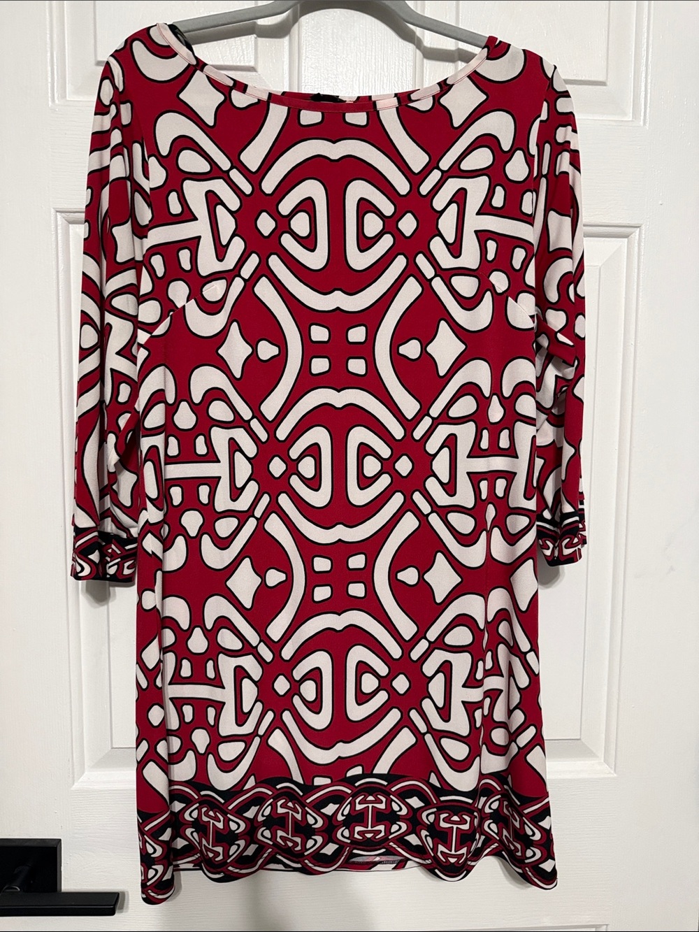 Laundry by Design Red and White Geometric 3/4 Sleeve Shift Dress